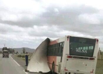 Le toit d’un bus Alsa arraché par des vents violents à Marrakech : Un nouveau scandale secoue le secteur des transports