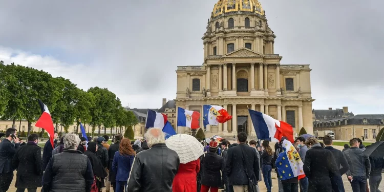 La proposition d’accueillir les saoudiens aux Invalides provoque une controverse politique en France