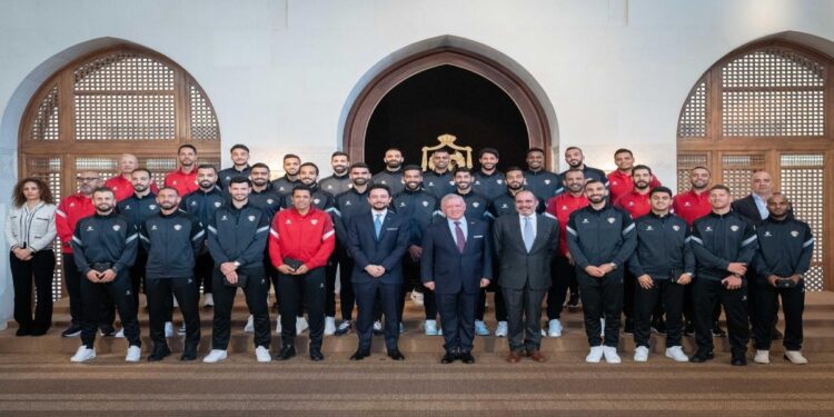Le Roi Abdallah II décerne la médaille du Jubilé d’Argent à Houcine Ammouta