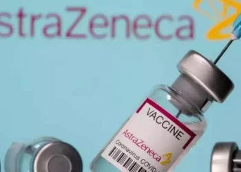 Révélation troublante : AstraZeneca admet les risques de son vaccin