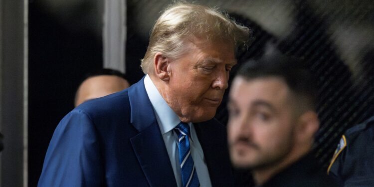 Séisme politique : Donald Trump condamné en pleine course à la présidence