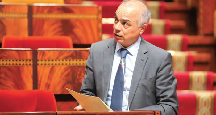 Chakib Benmoussa annonce des exclusions temporaires pour des enseignants suspendus