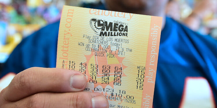 Loterie de discorde : Un Américain poursuivi par sa famille après avoir gagné plus d’un milliard de dollar