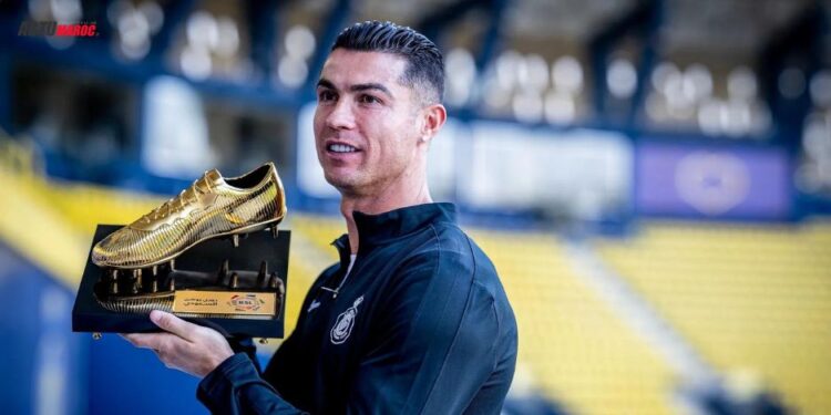 Ronaldo reçoit le prix du meilleur buteur de la Ligue saoudienne