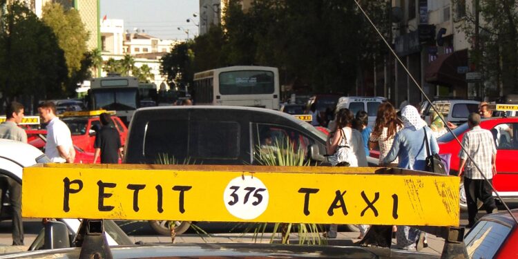 Modernisation du Secteur des Taxis : Le Ministère de l’Intérieur Trace la Voie