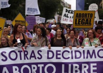 Réforme de l’Avortement en Espagne : Les Adolescents de 16 et 17 ans Peuvent Désormais Avorter sans Consentement Parental