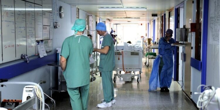 Le gouvernement unifie les statuts des résidents en médecine et réduit l’engagement à 3 ans au lieu de 8 ans