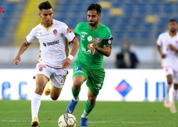 Le Raja exploite le revers des FAR et prend la tête du Botola Pro