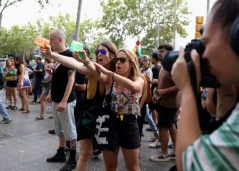 Tourisme à Barcelone :  les résidents, en colère, s’opposent au tourisme de masse