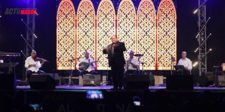 Fouad Zbadi enchante le public au Festival National des Arts Populaires de Marrakech