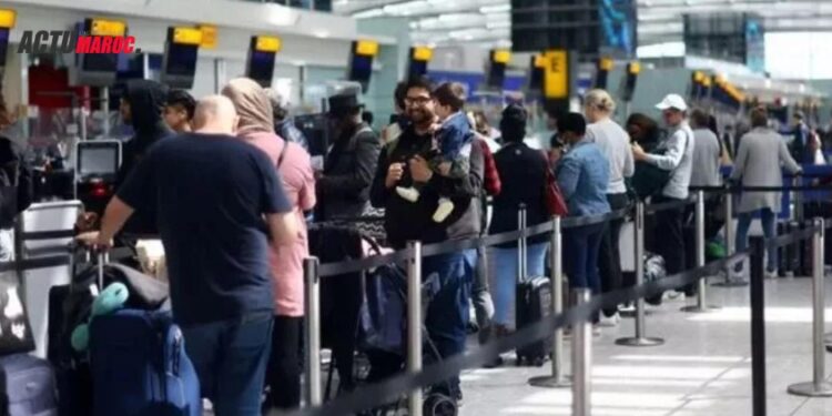 Perturbations dans les Aéroports Espagnols et Portugais en Raison d’une Panne Cybernétique Mondiale