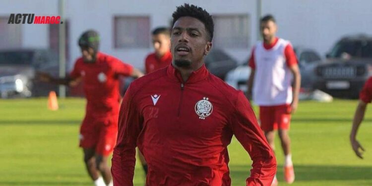 Ayoub El Amloud rejoint le Persépolis FC: Un renfort de taille pour le club iranien