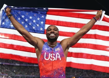 Noah Lyles brise la malédiction olympique américaine du 100 mètres