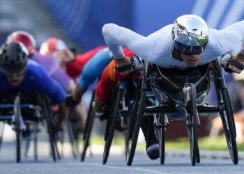Paris et les Jeux Paralympiques retrouvent la flamme