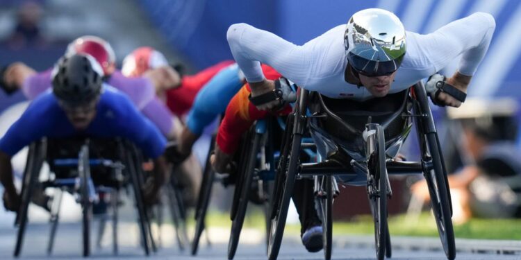 Paris et les Jeux Paralympiques retrouvent la flamme