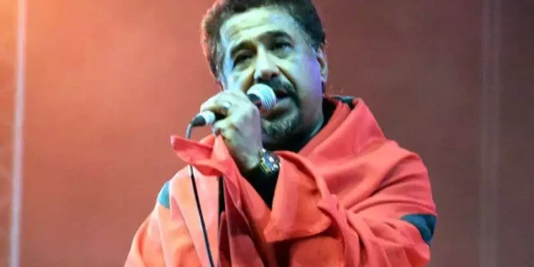 Cheb Khaled critiqué en Algérie pour sa proximité avec le Roi du Maroc