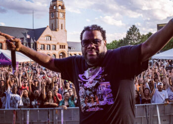 Tragédie sur scène : Le rappeur Fatman Scoop s’effondre en plein concert et meurt à l’hôpital