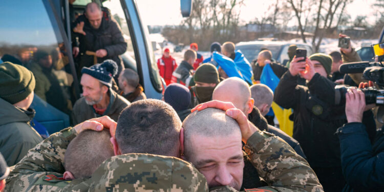 Succès de la médiation des Émirats : Un nouvel échange de prisonniers entre la Russie et l’Ukraine