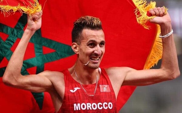 Soufiane El Bakkali, l’unique espoir d’or pour le Maroc, se qualifie pour la finale du 3000 mètres steeple