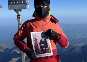 Youssef Tazi, 13 ans, atteint le sommet de l’Elbrouz et marque l’histoire de l’alpinisme marocain