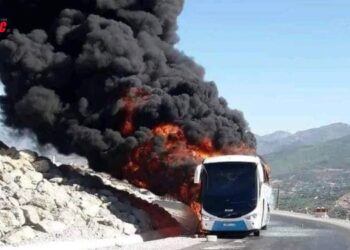 Incendie d’un Bus Tétouan-Chefchaouen : 40 Passagers Évacués Sans Blessés