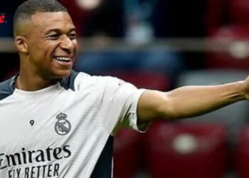 Video: Mbappé offre son premier maillot de Liga à une star mondiale
