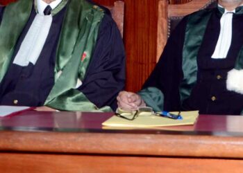 Un YouTubeur et ses complices condamnés pour exploitation d’une enfant sur les réseaux sociaux