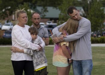 4 morts dans un lycée Américain : L’arme d’un adolescent ravive les tensions sur le port d’armes