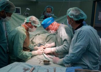 Inédit au Maroc : deux transplantations de foie réussies entre proches au CHU Ibn Sina