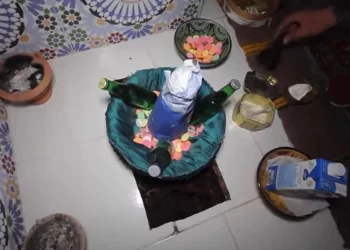 Un guérisseur de Kénitra au cœur d’un scandale impliquant des hommes d’affaires étrangers