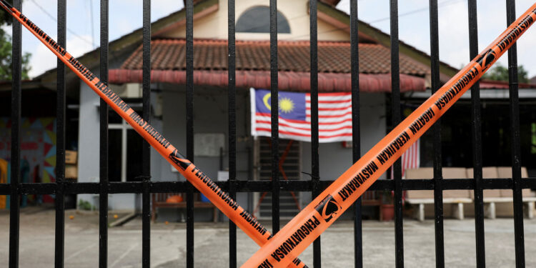 Arrestation de 355 personnes en Malaisie dans une affaire de violences sexuelles dans des foyers d’accueil