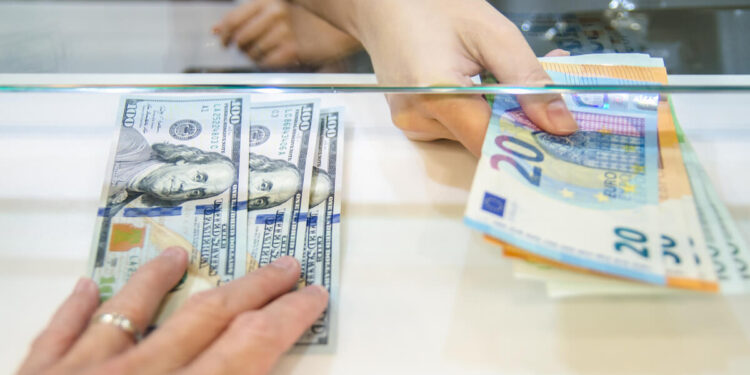 Forte progression des transferts des Marocains résidant à l’étranger et des recettes touristiques