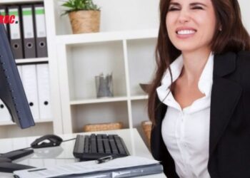 Employés de bureau: Des exercices simples pour prévenir les risques de santé liés à la sédentarité