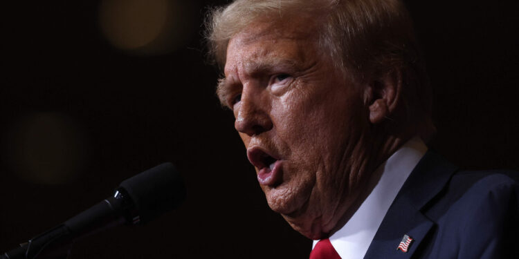 Trump promet la “libération” de l’Amérique face aux migrants