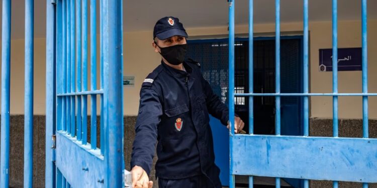 Six gendarmes condamnés pour trafic de drogue international