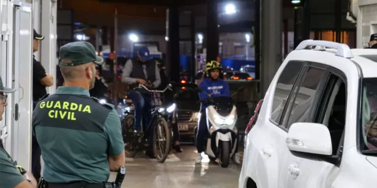 Un garde civil Espagnol condamné pour vol sur un Marocain à la frontière de Melilla