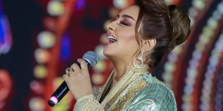 Concert en France : Zina Daoudia refuse de porter le drapeau algérien