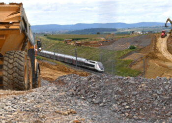 Le Maroc accélère sa transition ferroviaire : Un nouveau lot de la LGV attribué à une entreprise marocaine