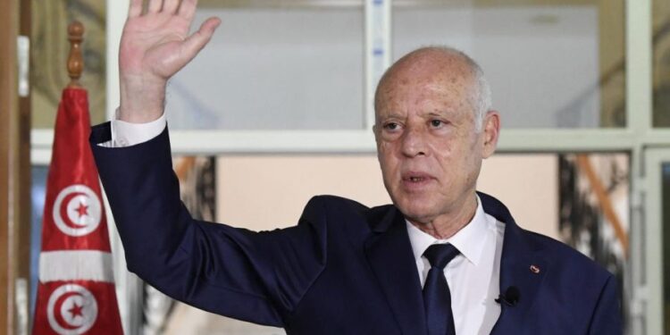Réélection de Kais Saied : triomphe dans un contexte de dérive autoritaire et de contestation