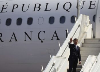 Départ d’Emmanuel Macron : une visite marquante pour les relations Maroc-France