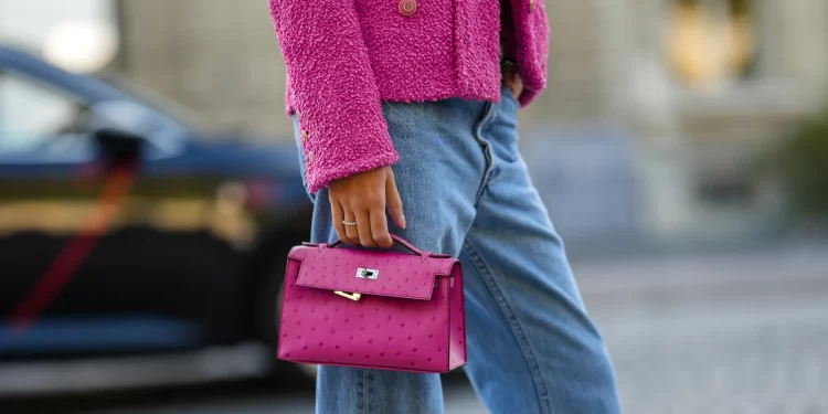 Sac à main de luxe : symbole de statut ou illusion de richesse ?