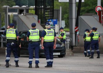 La France rétablit les contrôles à ses frontières pour lutter contre l’immigration illégale