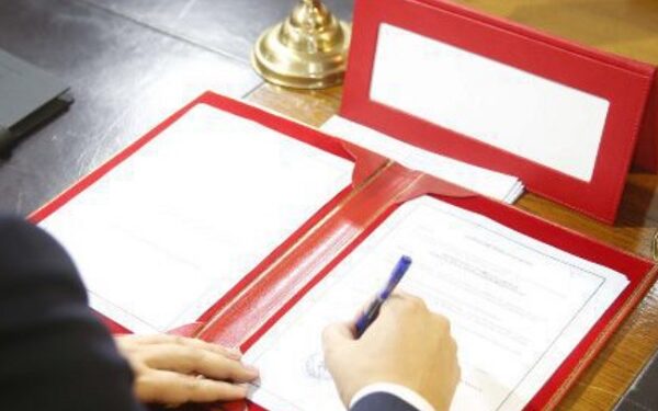 Le Maroc accélère son développement dans l&rsquo;hydrogène vert avec la signature de quatre conventions