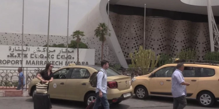 Colère des voyageurs à l’aéroport de Marrakech contre les chauffeurs de taxis