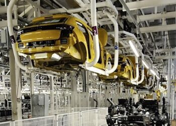 Stellantis réduit sa production en Italie mais double celle du Maroc