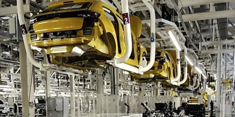 Stellantis réduit sa production en Italie mais double celle du Maroc