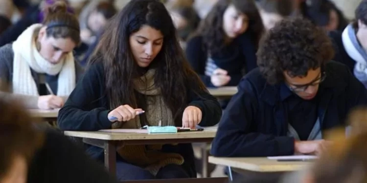 La France perd du terrain : les étudiants marocains se tournent vers d’autres horizons