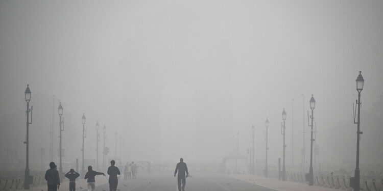 New Delhi suffoque sous un smog toxique 60 fois supérieur aux normes