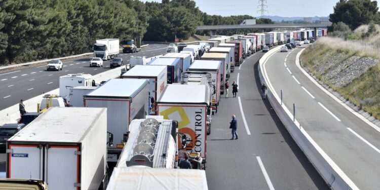 Les professionnels du transport international dénoncent l’insécurité sur les autoroutes marocaines