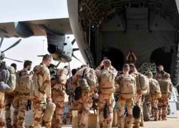 Le Sénégal et le Tchad actent le départ des militaires français : une nouvelle gifle pour Paris